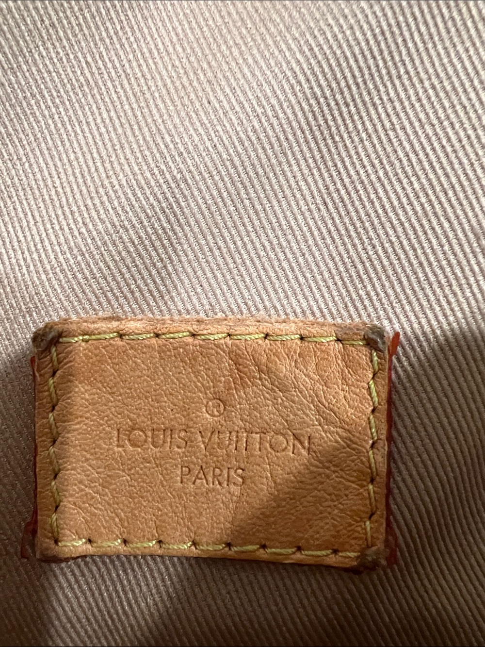 Louis Vuitton Monogram Canvas Shoulder Bag in Dark Brown with Vachetta Trim - Picture 4 of 11